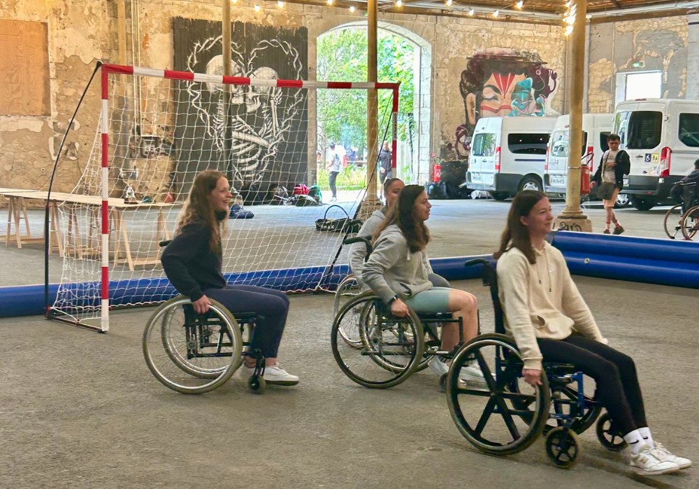 Joueuses de handball en fauteuil roulant